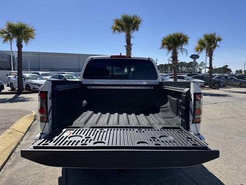 New 2026 Nissan Frontier SV image 6