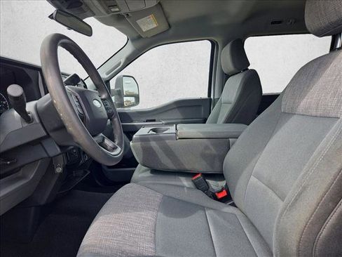 Used 2025 Ford F250 XLT image 12