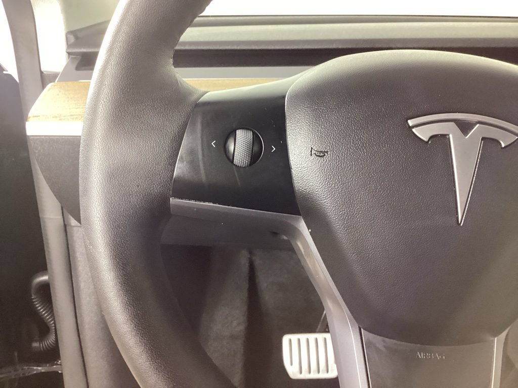 Used 2022 Tesla Model Y Performance AWD/4WD image 13