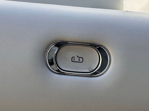 Used 2025 Genesis G90 3.5T image 27