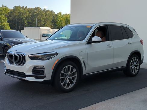 Used 2021 BMW X5 xDrive45e w/ Premium Package AWD/4WD image 6