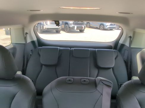 Certified 2024 Kia Carnival LX FWD image 20