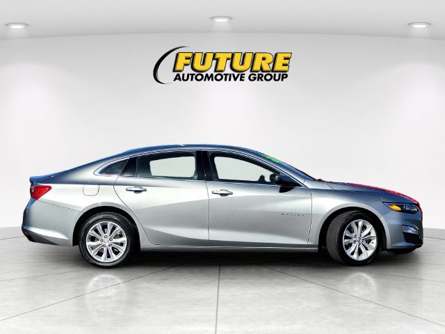 Used 2025 Chevrolet Malibu LT FWD image 3