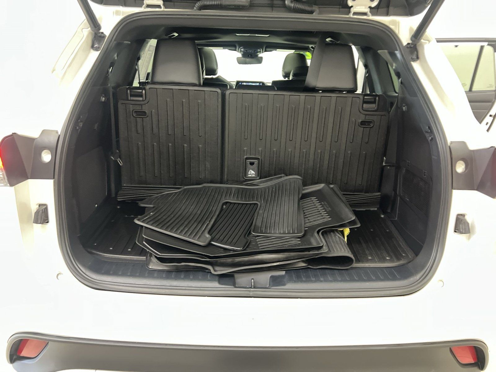 Used 2022 Toyota Highlander XSE AWD/4WD image 26
