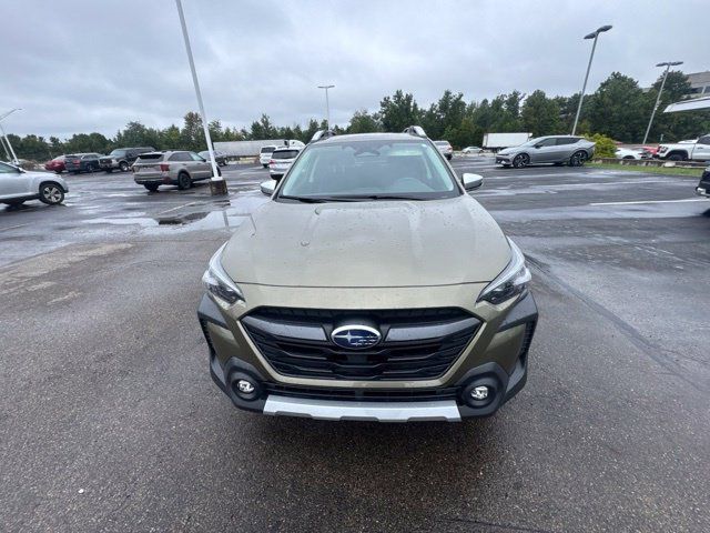 Used 2025 Subaru Outback Touring AWD/4WD image 2