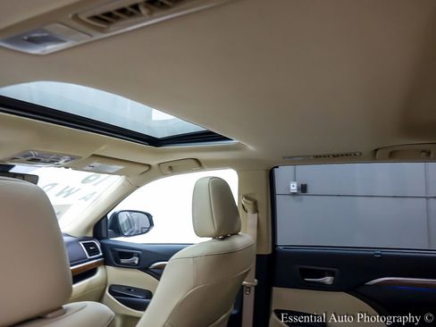 Used 2018 Toyota Highlander Limited image 13