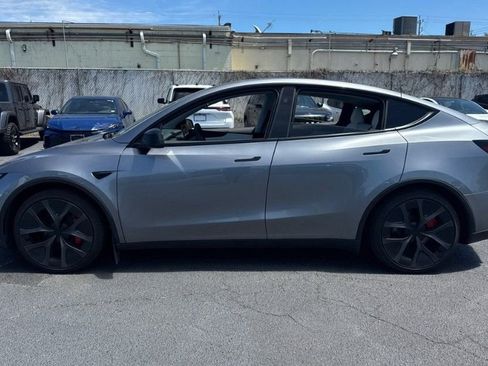 Used 2026 Tesla Model Y Performance image 8