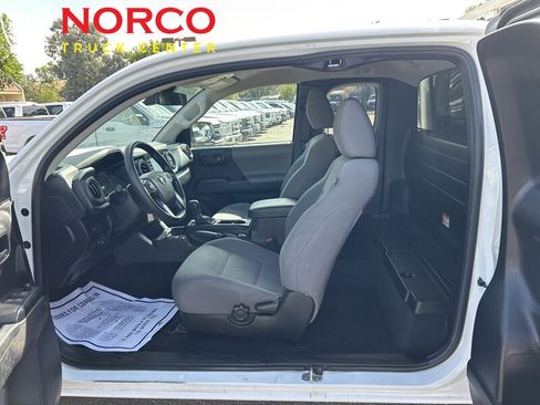 Used 2022 Toyota Tacoma SR RWD image 11