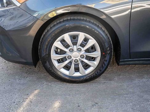 Used 2023 Kia Forte LX image 6