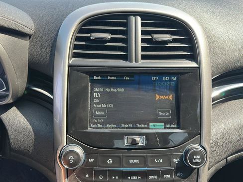 Used 2016 Chevrolet Malibu LTZ FWD image 16