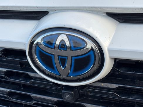 Used 2022 Toyota RAV4 XSE AWD/4WD image 9