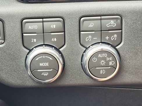 New 2026 GMC Sierra 2500 SLT AWD/4WD image 19