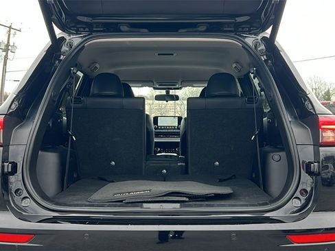 Used 2024 Mitsubishi Outlander SE image 16