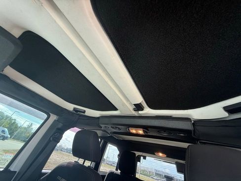 Certified 2016 Jeep Wrangler Unlimited Rubicon w/ Connectivity Group image 31