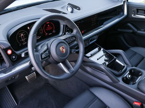 Certified 2026 Porsche Cayenne S AWD/4WD image 4