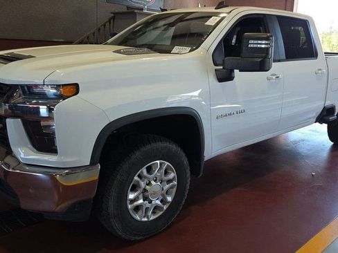 Used 2021 Chevrolet Silverado 2500 LT w/ Fleet Comfort Package AWD/4WD image 2
