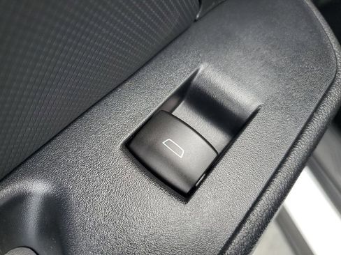 New 2026 Chevrolet Equinox EV LT image 15