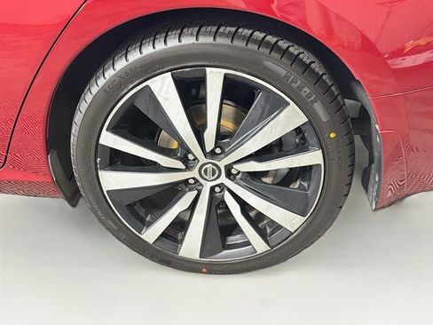 Certified 2020 Nissan Altima 2.0 Platinum FWD image 32