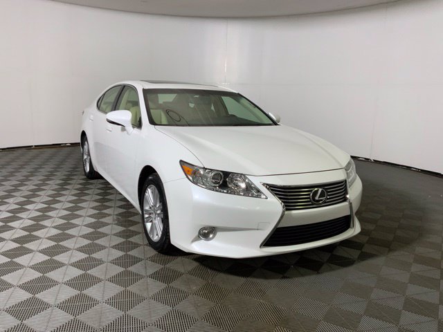 Used 2014 Lexus ES 350 w/ Premium Package FWD image 12