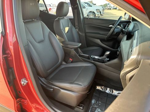 Used 2024 Buick Encore GX Sport Touring image 23