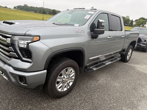 Certified 2024 Chevrolet Silverado 2500 High Country w/ Technology Package AWD/4WD image 5