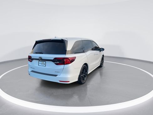 Used 2024 Honda Odyssey Sport image 9