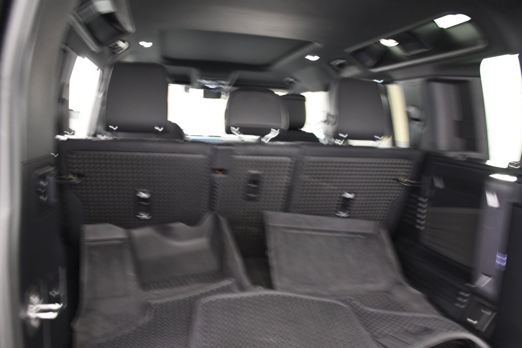 Used 2023 Land Rover Defender 110 X AWD/4WD image 24