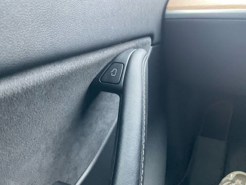 Used 2022 Tesla Model Y Performance AWD/4WD image 23