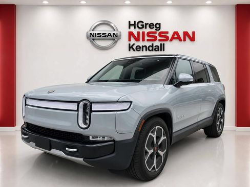 Used 2024 Rivian R1S Adventure AWD/4WD image 3