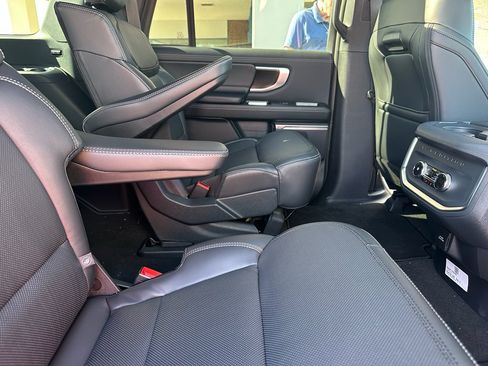 New 2026 Ford Expedition Max Platinum w/ Stealth Appearance Package AWD/4WD image 34