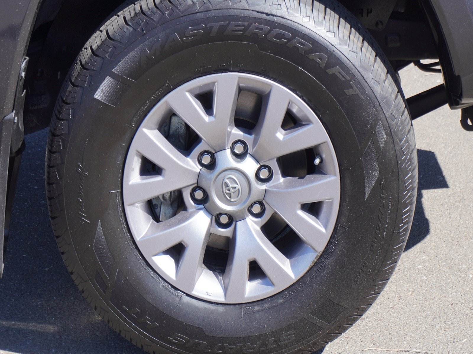 Used 2018 Toyota Tacoma SR5 RWD image 5