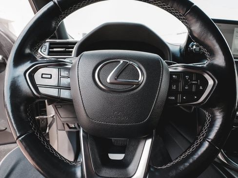 Used 2022 Lexus LX 600 4WD w/ Appearance Package image 15
