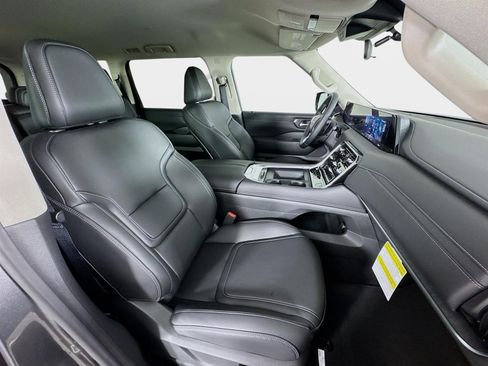 New 2026 Nissan Armada SV image 27