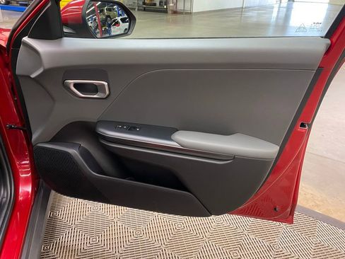 Used 2025 Kia K4 LXS image 14