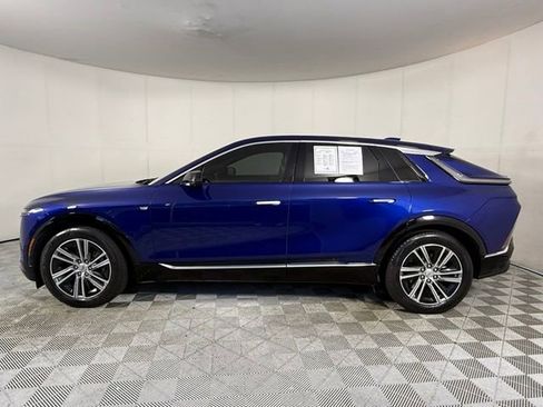 Used 2024 Cadillac Lyriq Luxury w/ LPO, Floor Liner Package AWD/4WD image 3