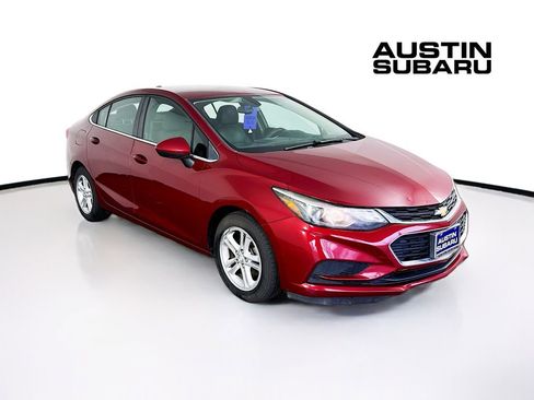 Used 2018 Chevrolet Cruze LT image 1