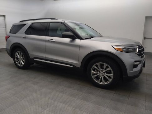 Used 2020 Ford Explorer XLT w/ Equipment Group 202A RWD image 11