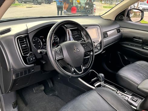 Used 2019 Mitsubishi Outlander SEL image 18