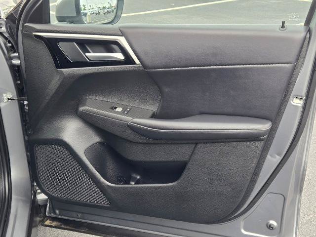 Used 2024 Mitsubishi Outlander SE FWD image 4