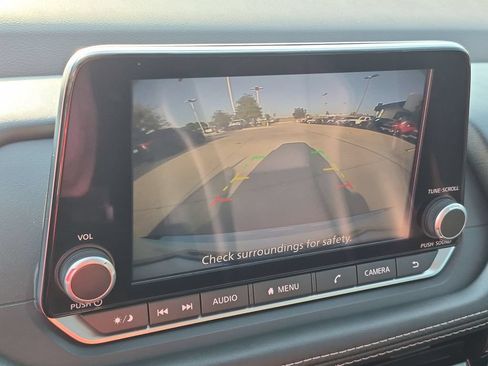 Used 2023 Nissan Rogue SV w/ SV Premium Package FWD image 17