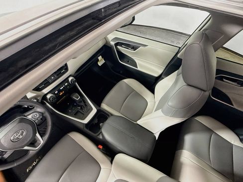 Certified 2019 Toyota RAV4 XLE Premium w/ Advanced Technology Package FWD image 20