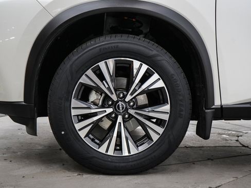 Used 2023 Nissan Rogue SV AWD/4WD image 31