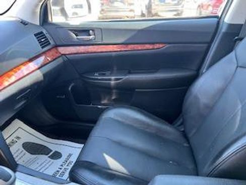 Used 2011 Subaru Outback 2.5i Limited w/ PWR Moonroof Pkg image 23