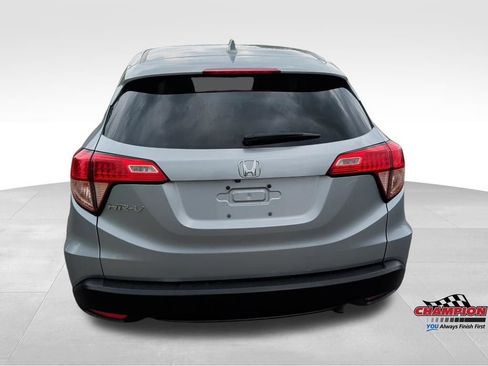 Used 2017 Honda HR-V EX image 11