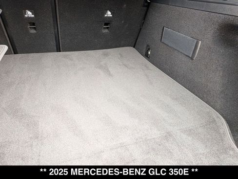 Used 2025 Mercedes-Benz GLC 350e 4MATIC image 24