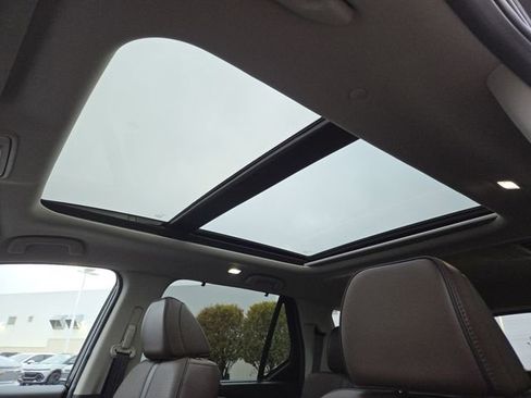 Used 2025 Honda Pilot Elite image 3