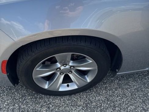Used 2018 Dodge Charger SXT Plus RWD image 2