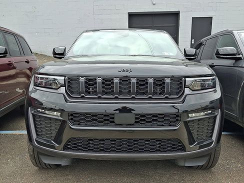 New 2026 Jeep Grand Cherokee Limited AWD/4WD image 2