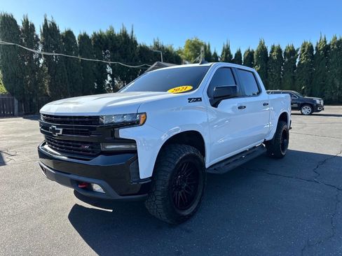 Used 2021 Chevrolet Silverado 1500 LT Trail Boss w/ Bed Protection Package AWD/4WD image 3