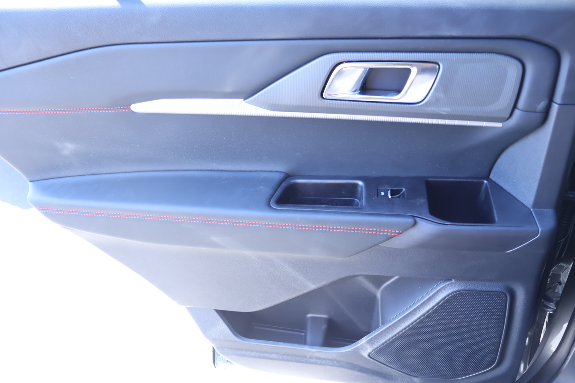 New 2026 Ford Explorer ST-Line AWD/4WD image 18
